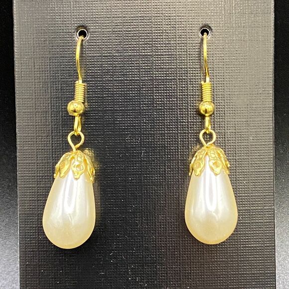 Earrings White Faux Pearl Gold Tone - Picture 2 of 2